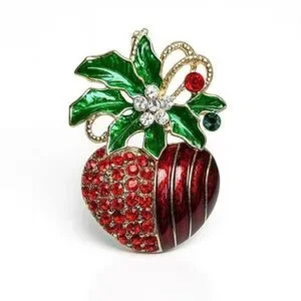 ?? Classic Christmas Brooch ??